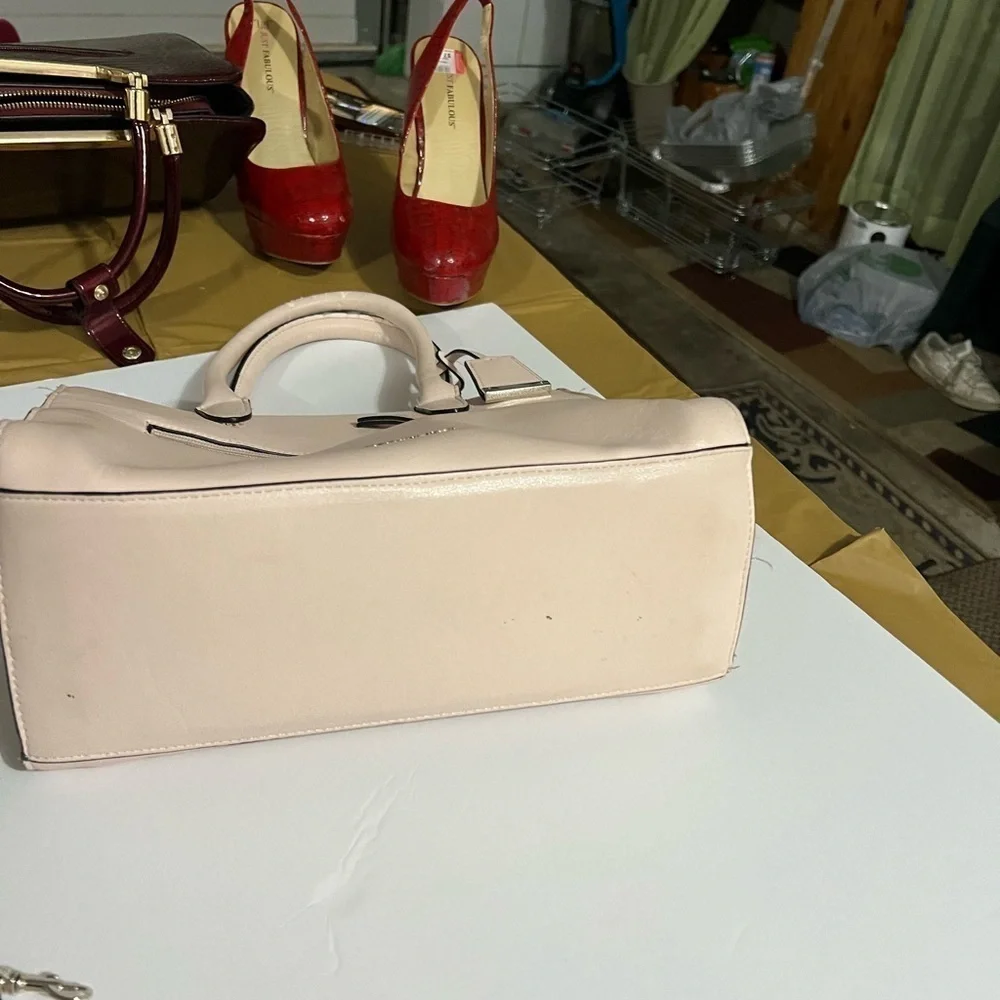 Libby Edelman Purse – Crossbody, Tote, Shoulder Bag, & Satchel Style